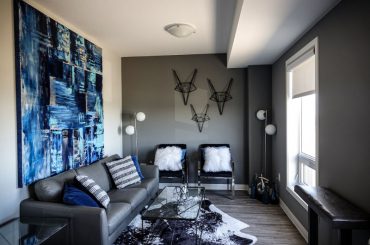 Wall hangings and carpets for reducing echo in a room