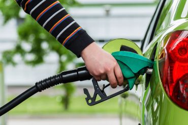 How to remove gas smell from hands and clothes.