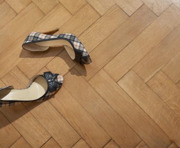 Tips for quieting noisy heels. Stop clicking heels.