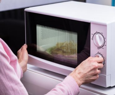 Everything you need to know about microwaving cardboard boxes and cups.