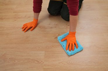 Best laminate floor cleaners. Laminate cleaning solutions.