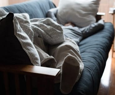 How to open and close a futon bed. Instructions for all types of futon beds.