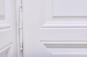 Painting door hinges: Can you do it and how?
