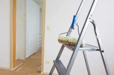 What is the best ladder for painting walls and ceiling.