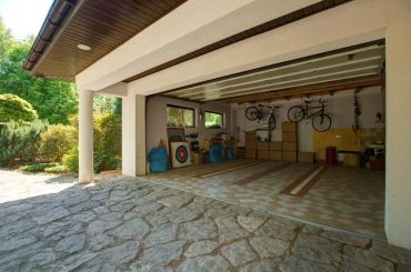 Converting a garage into a bedroom: Can you do it?