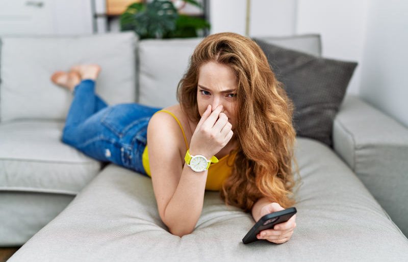 9 Effective Solutions to Absorb Bad Smells in Your Room